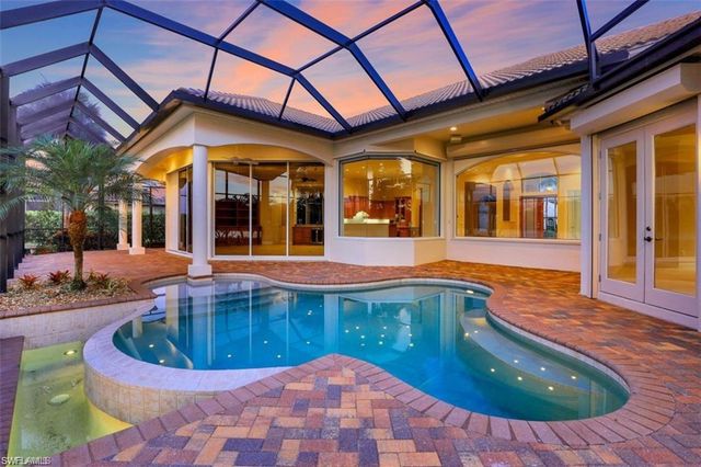 2046 Imperial CIR, Naples, FL 34110