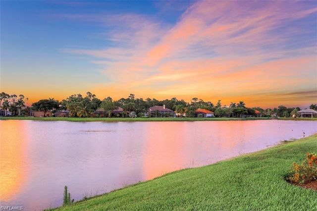 2046 Imperial CIR, Naples, FL 34110