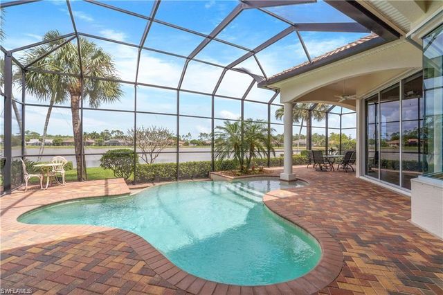 2046 Imperial CIR, Naples, FL 34110