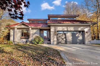 1020 Brookway Court, Norton Shores, MI 49441