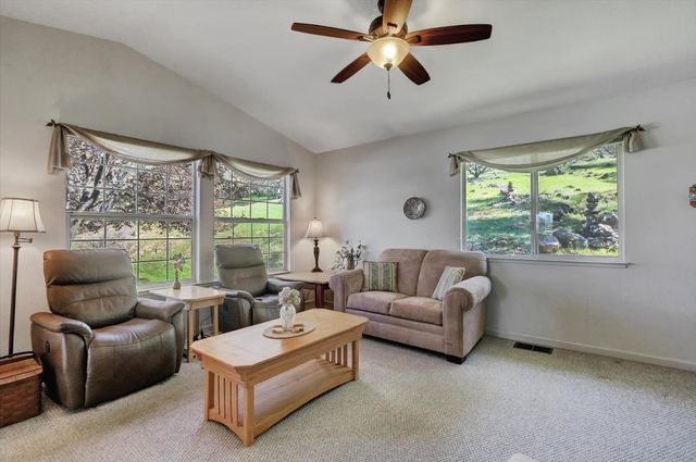 10952 Gopher Mine Trl, Grass Valley, CA 95949