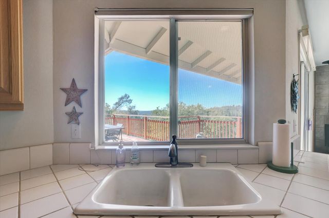10952 Gopher Mine Trl, Grass Valley, CA 95949