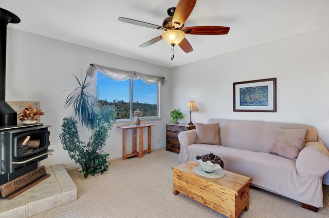 10952 Gopher Mine Trl, Grass Valley, CA 95949