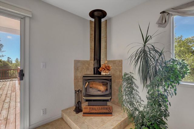 10952 Gopher Mine Trl, Grass Valley, CA 95949