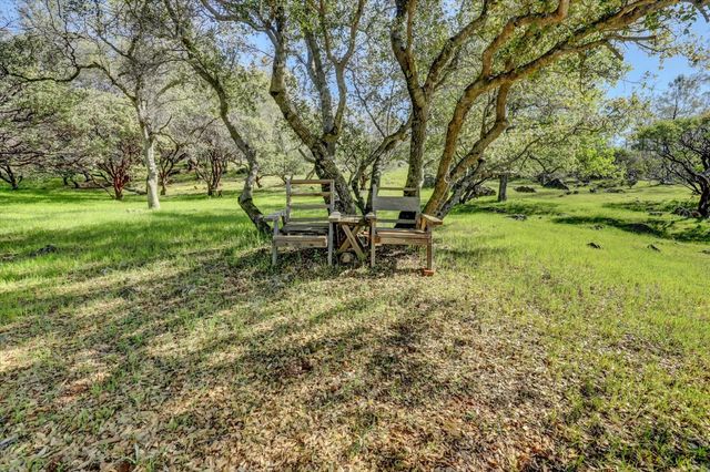 10952 Gopher Mine Trl, Grass Valley, CA 95949