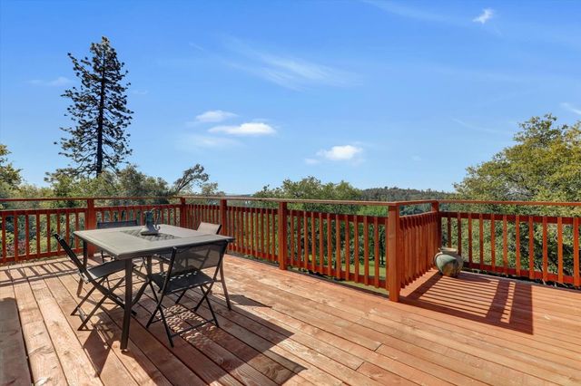 10952 Gopher Mine Trl, Grass Valley, CA 95949