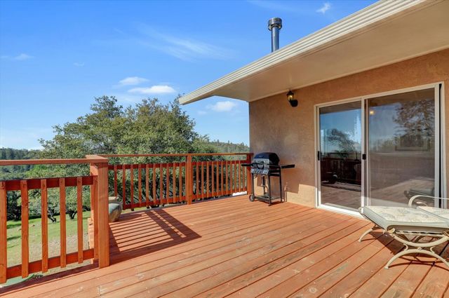 10952 Gopher Mine Trl, Grass Valley, CA 95949