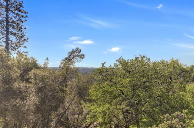10952 Gopher Mine Trl, Grass Valley, CA 95949