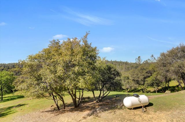10952 Gopher Mine Trl, Grass Valley, CA 95949