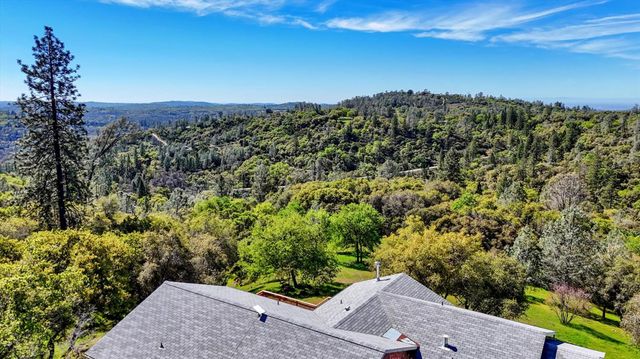 10952 Gopher Mine Trl, Grass Valley, CA 95949