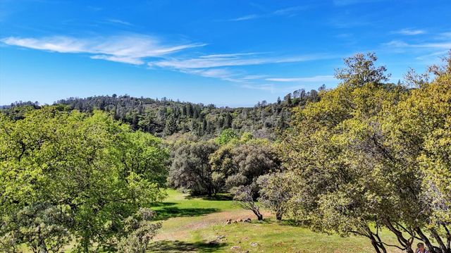10952 Gopher Mine Trl, Grass Valley, CA 95949