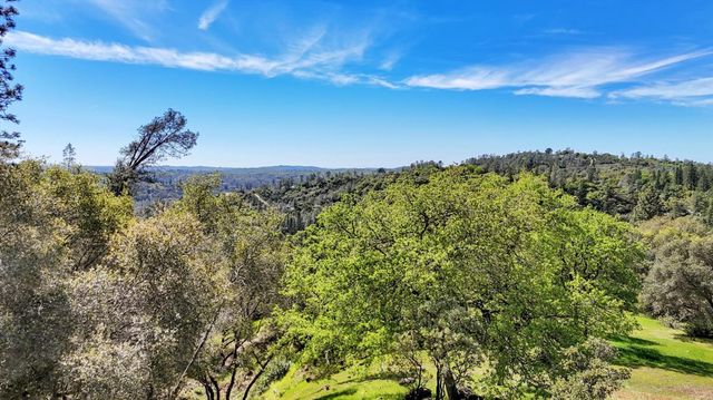 10952 Gopher Mine Trl, Grass Valley, CA 95949