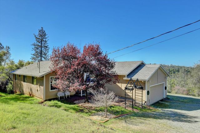 10952 Gopher Mine Trl, Grass Valley, CA 95949