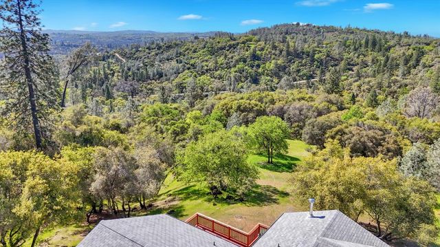 10952 Gopher Mine Trl, Grass Valley, CA 95949