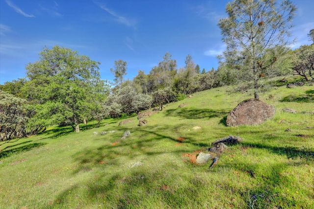10952 Gopher Mine Trl, Grass Valley, CA 95949