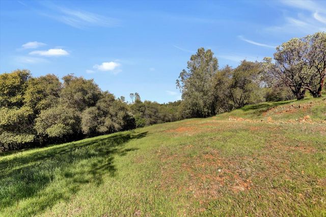 10952 Gopher Mine Trl, Grass Valley, CA 95949
