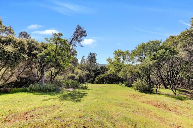 10952 Gopher Mine Trl, Grass Valley, CA 95949