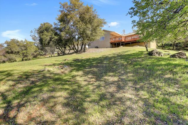 10952 Gopher Mine Trl, Grass Valley, CA 95949