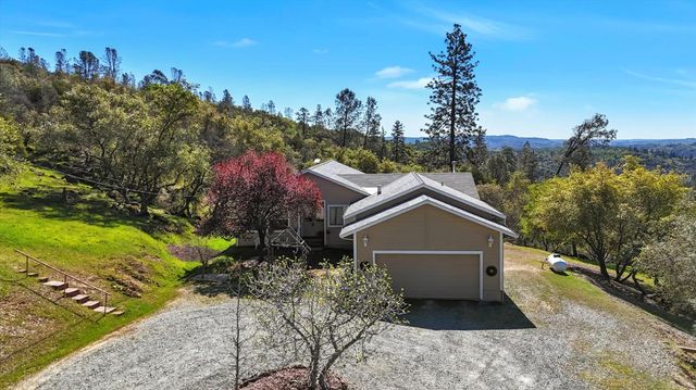 10952 Gopher Mine Trl, Grass Valley, CA 95949