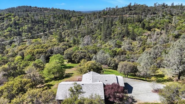 10952 Gopher Mine Trl, Grass Valley, CA 95949