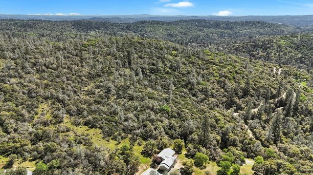 10952 Gopher Mine Trl, Grass Valley, CA 95949