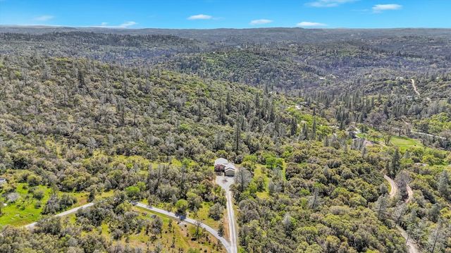 10952 Gopher Mine Trl, Grass Valley, CA 95949