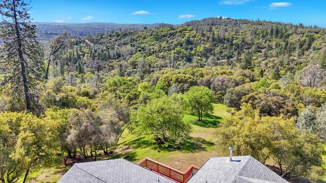 10952 Gopher Mine Trl, Grass Valley, CA 95949