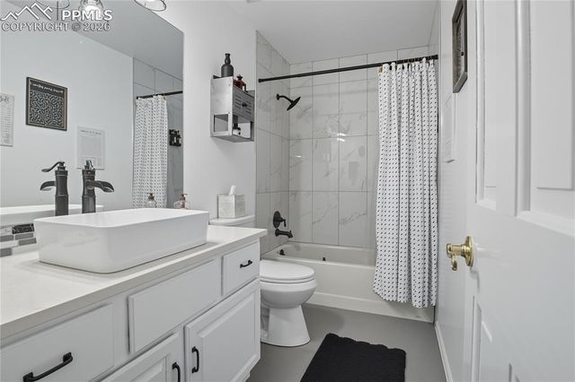 35 Ravenglass Way, Colorado Springs, CO 80906