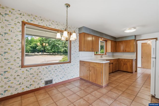 1514 37th Av NW, Salem, OR 97304