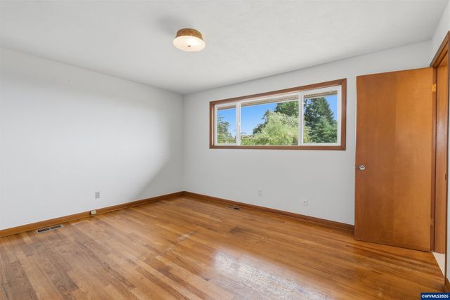 1514 37th Av NW, Salem, OR 97304