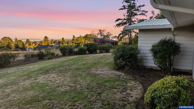 1514 37th Av NW, Salem, OR 97304