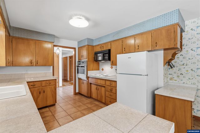 1514 37th Av NW, Salem, OR 97304