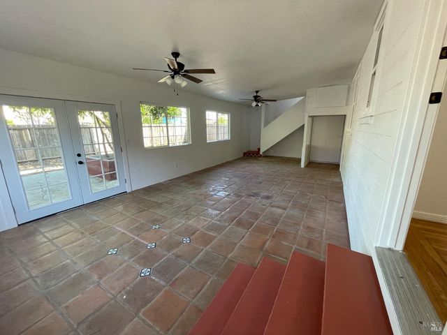 242 Phelan Ave, Vallejo, CA 94590