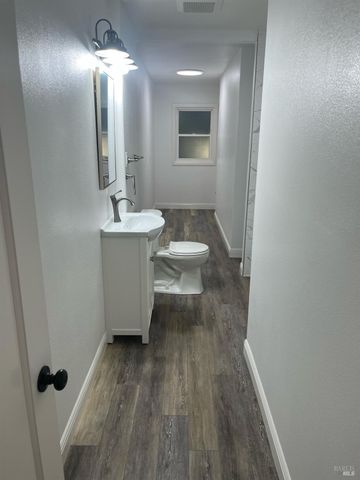 242 Phelan Ave, Vallejo, CA 94590