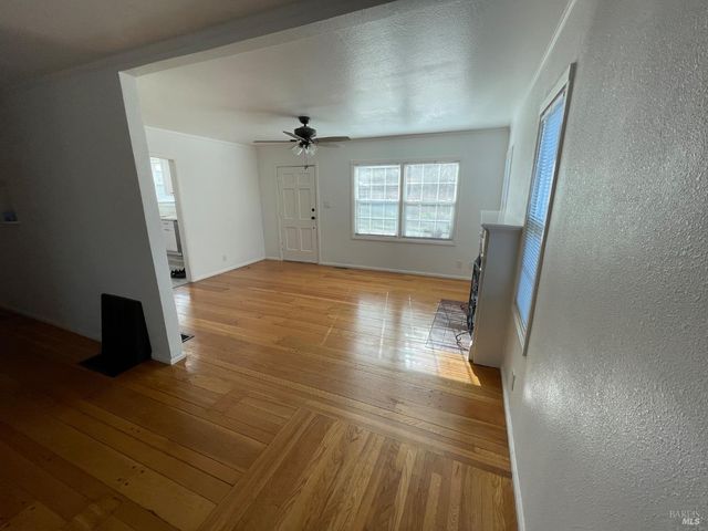 242 Phelan Ave, Vallejo, CA 94590