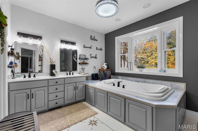 184 Country View Drive, Benton, MO 63736