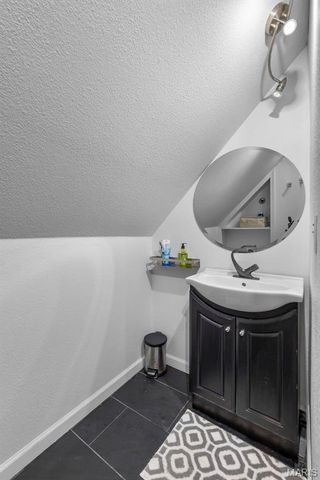 184 Country View Drive, Benton, MO 63736