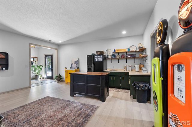 184 Country View Drive, Benton, MO 63736