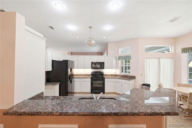 184 Pine Street, Homosassa, FL 34446