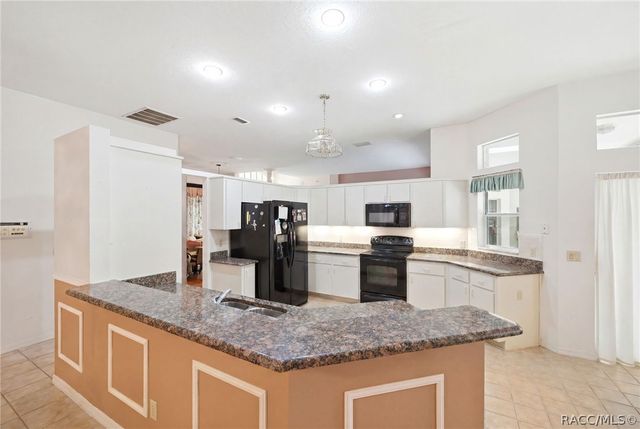 184 Pine Street, Homosassa, FL 34446