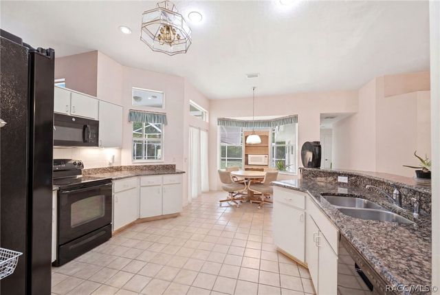 184 Pine Street, Homosassa, FL 34446