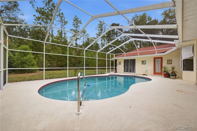 184 Pine Street, Homosassa, FL 34446