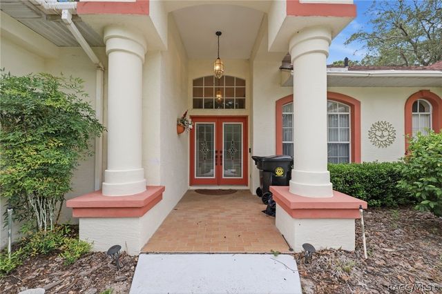 184 Pine Street, Homosassa, FL 34446