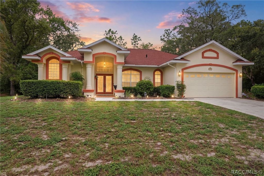 184 Pine Street, Homosassa, FL 34446