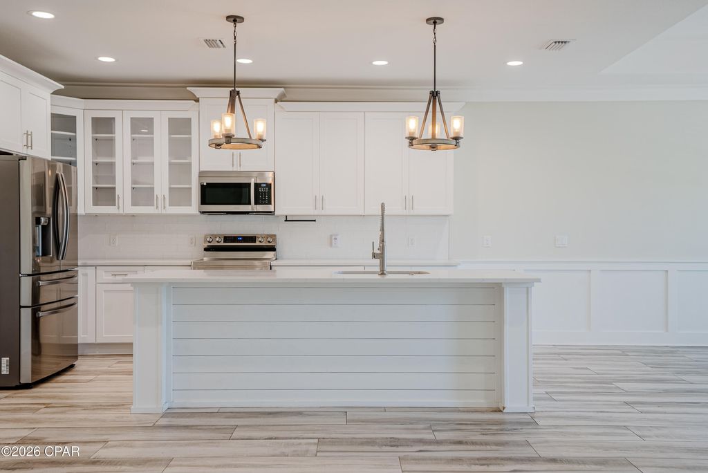 Image 7 of property listing at 253 N Wells Street, Panama City Beach, FL 32413