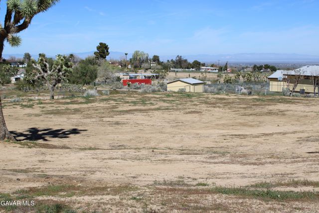 E 136th St E & Ave W-11 Street, Pearblossom, CA 93553