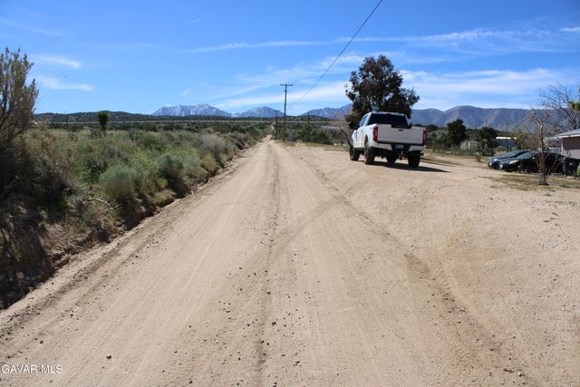 E 136th St E & Ave W-11 Street, Pearblossom, CA 93553