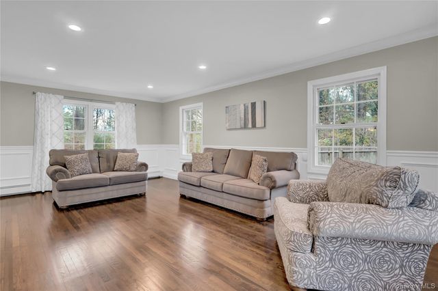 34 Hemingway Drive, Dix Hills, NY 11746