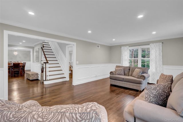 34 Hemingway Drive, Dix Hills, NY 11746
