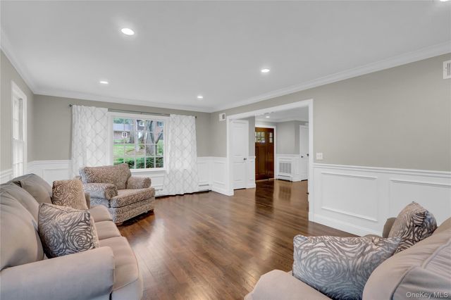 34 Hemingway Drive, Dix Hills, NY 11746